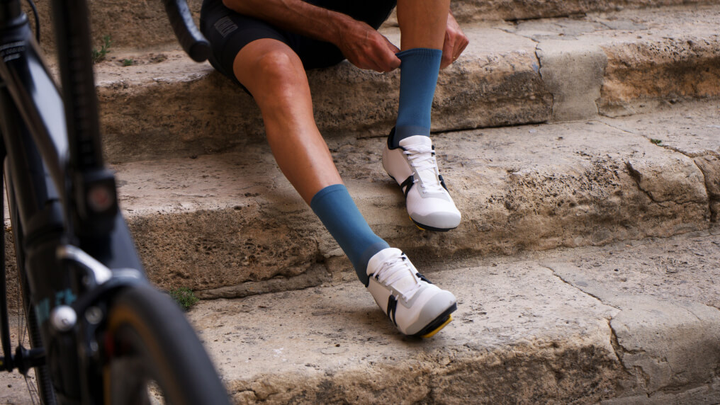 nologo classic ocean blue socks presented on stairs